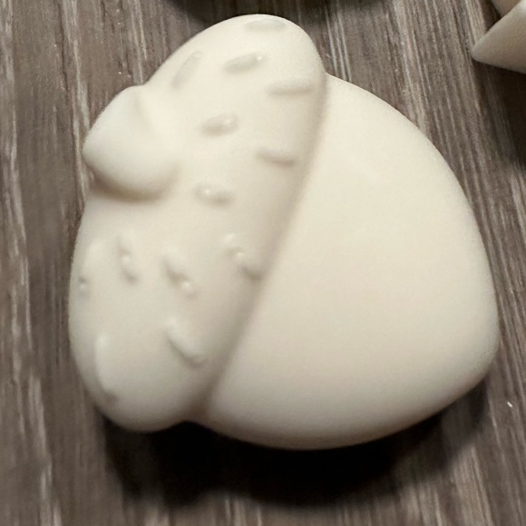 Fall Pumpkin, Acorn & Maple Leaves Goats Milk Hand Crafted Soap - Bundle of 3 - Picture 6 of 8